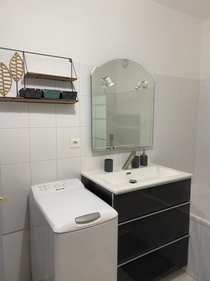 Parking Prive Gratuit, Balcon, 2 Chambres Clermont-Ferrand Ngoại thất bức ảnh