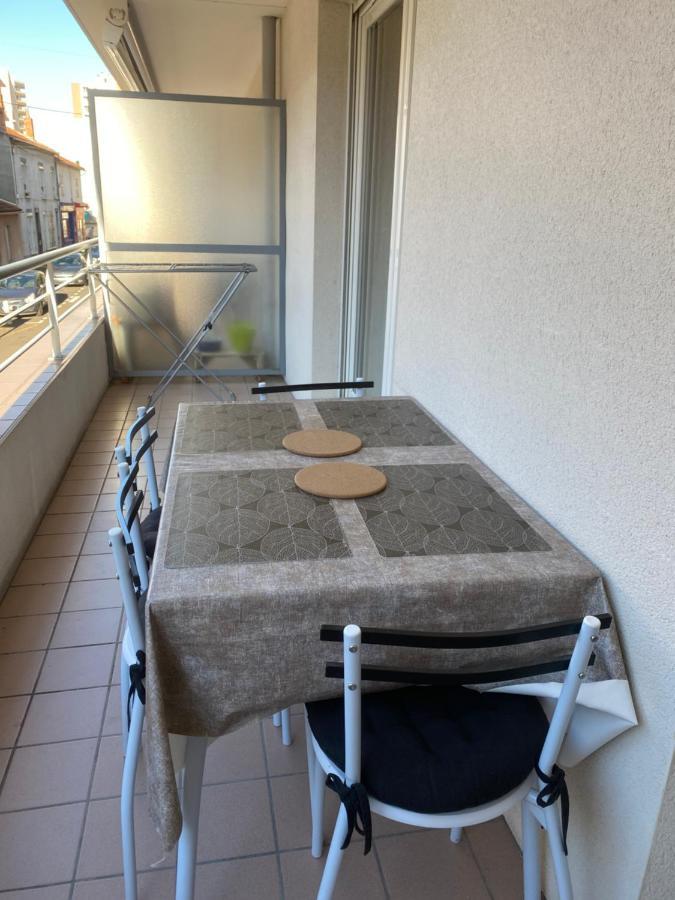 Parking Prive Gratuit, Balcon, 2 Chambres Clermont-Ferrand Ngoại thất bức ảnh