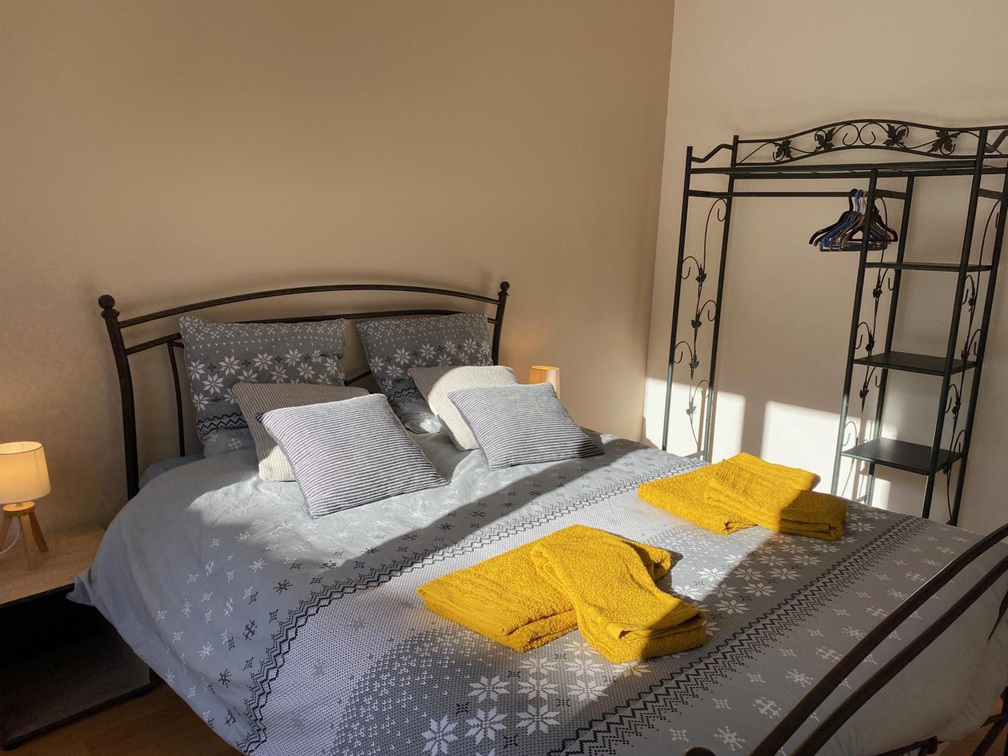 Parking Prive Gratuit, Balcon, 2 Chambres Clermont-Ferrand Ngoại thất bức ảnh