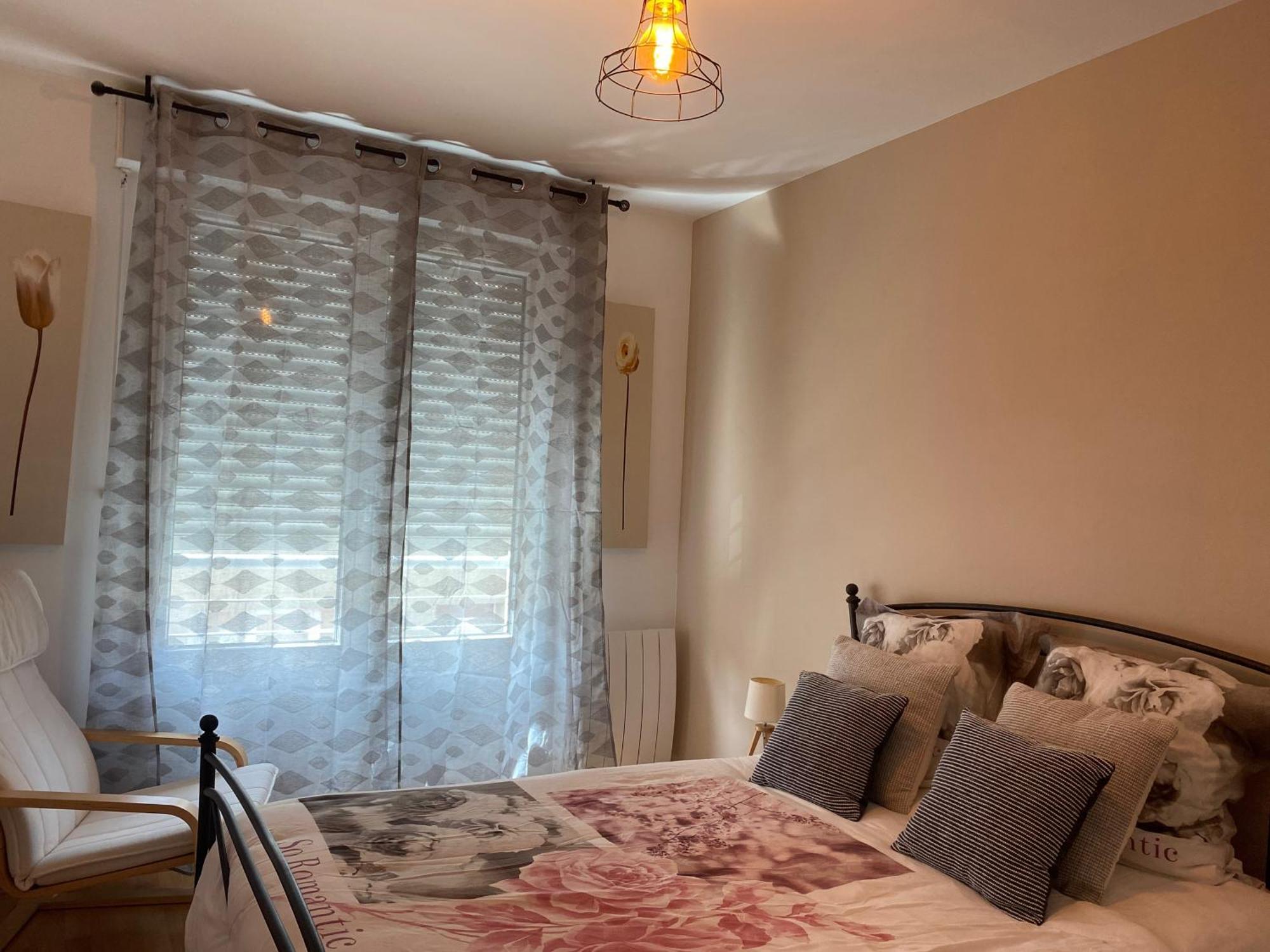 Parking Prive Gratuit, Balcon, 2 Chambres Clermont-Ferrand Ngoại thất bức ảnh