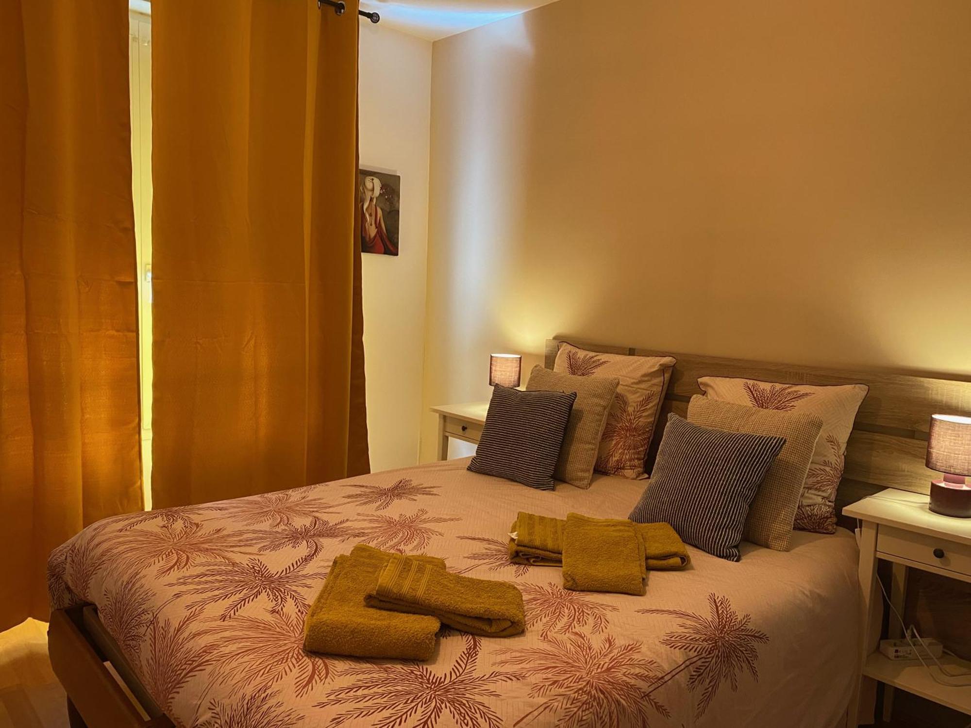 Parking Prive Gratuit, Balcon, 2 Chambres Clermont-Ferrand Ngoại thất bức ảnh