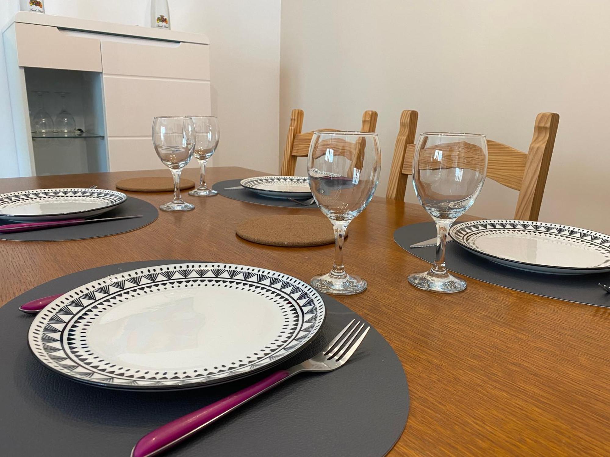 Parking Prive Gratuit, Balcon, 2 Chambres Clermont-Ferrand Ngoại thất bức ảnh