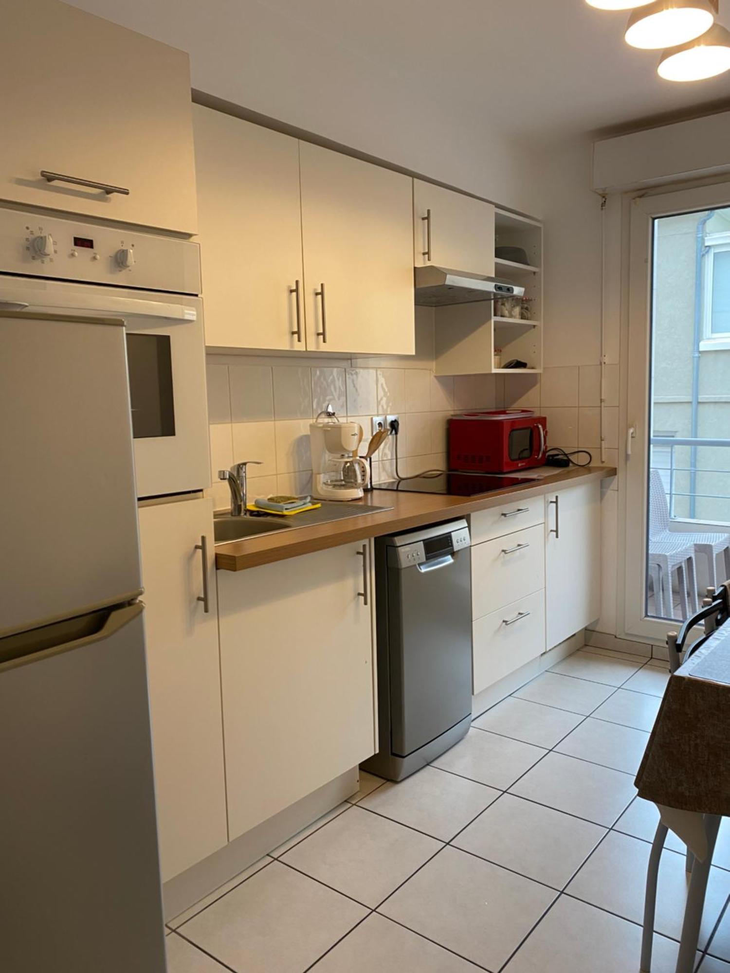 Parking Prive Gratuit, Balcon, 2 Chambres Clermont-Ferrand Ngoại thất bức ảnh
